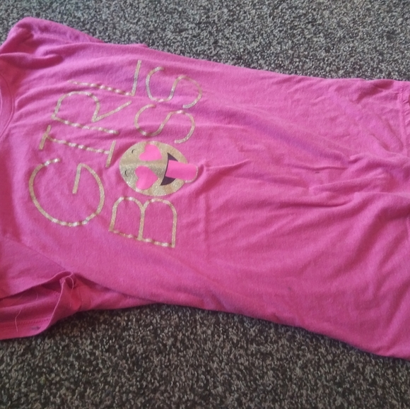 Clothes - Picture 2 of 3